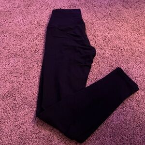Woman’s black aerie leggings
